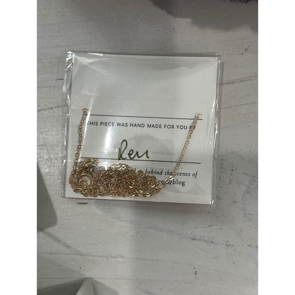 NEW GLDN Gold Tone Necklace kissy face emoji‎ charm Pendant - Picture 5 of 8